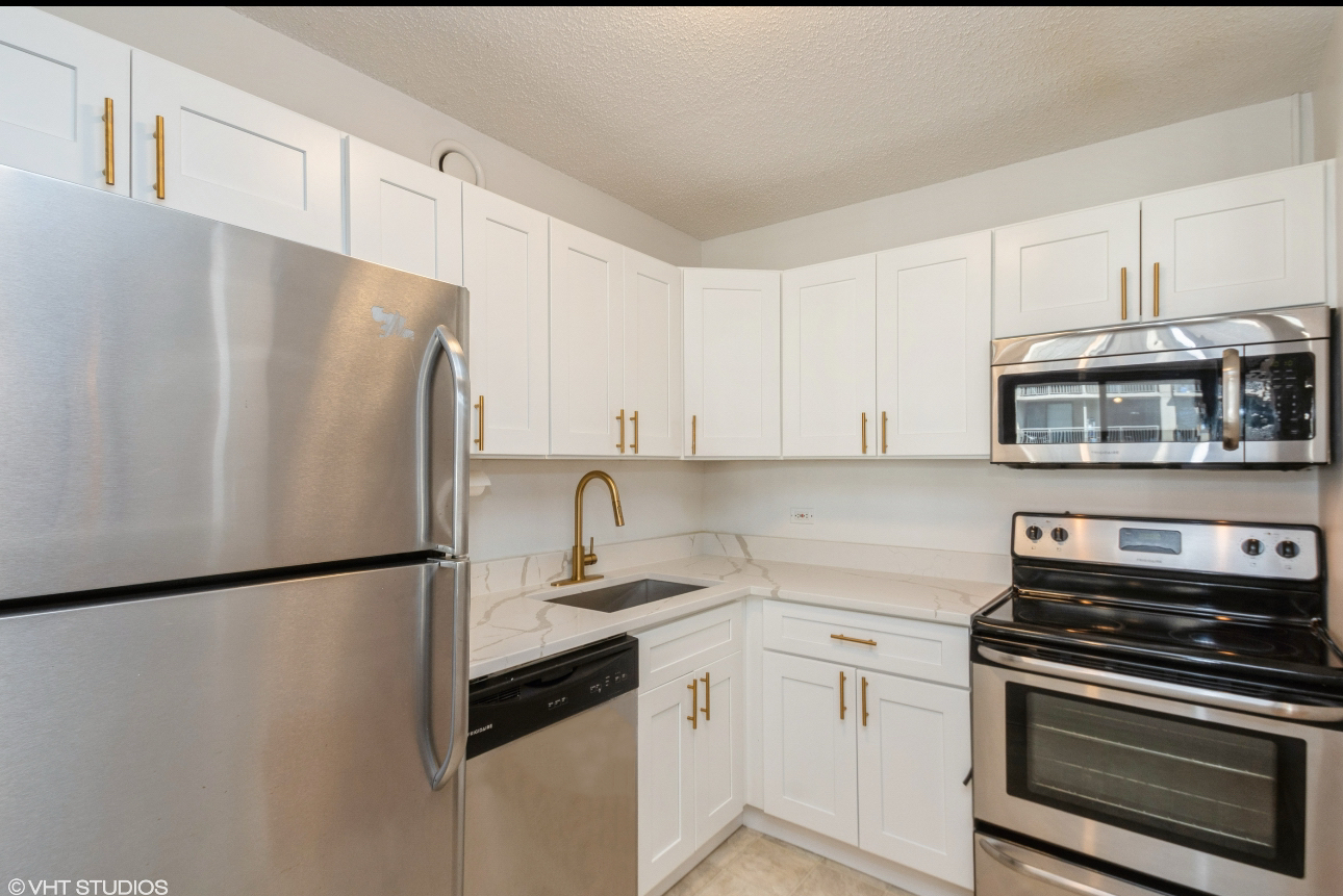 Homes for sale in Chicago, IL | 10 E Ontario St #1806, Chicago, IL 60611 | MLS# 12496672
