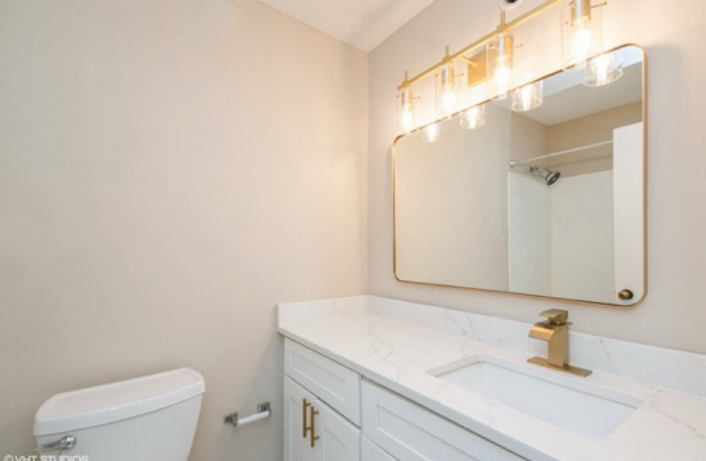 Homes for sale in Chicago, IL | 10 E Ontario St #1806, Chicago, IL 60611 | MLS# 12496672