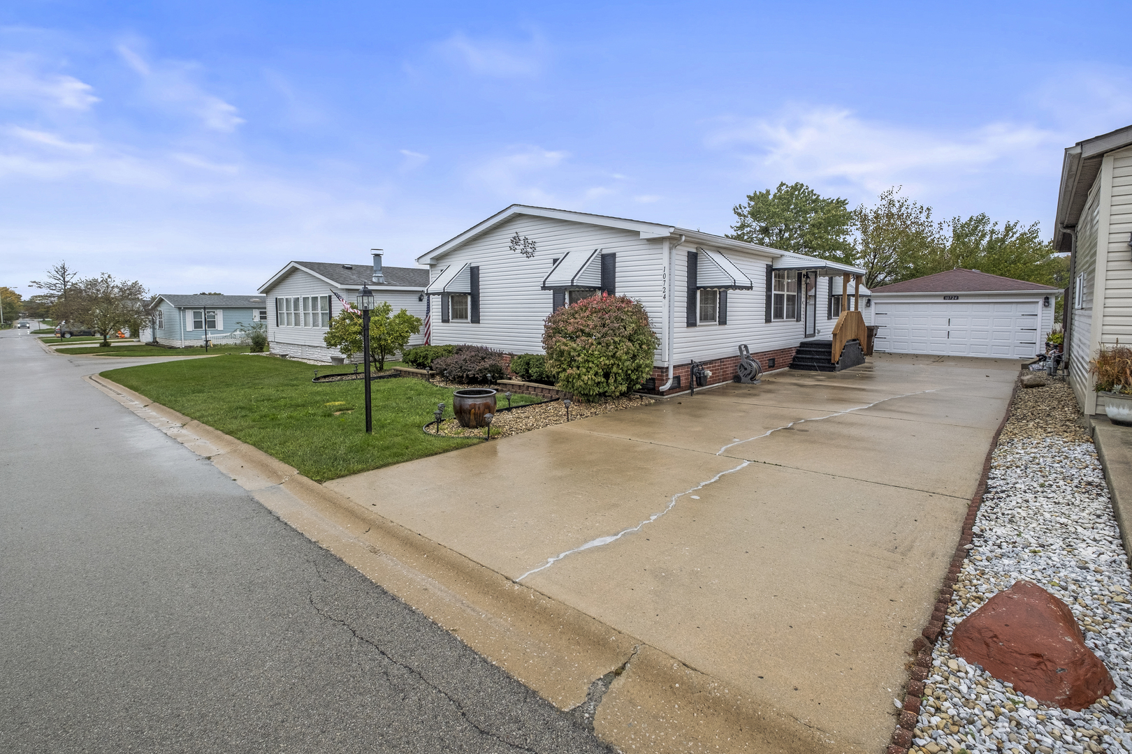 Homes for sale in Frankfort, IL | 10724 Gateway Dr, Frankfort, IL 60423 | MLS# 12498144