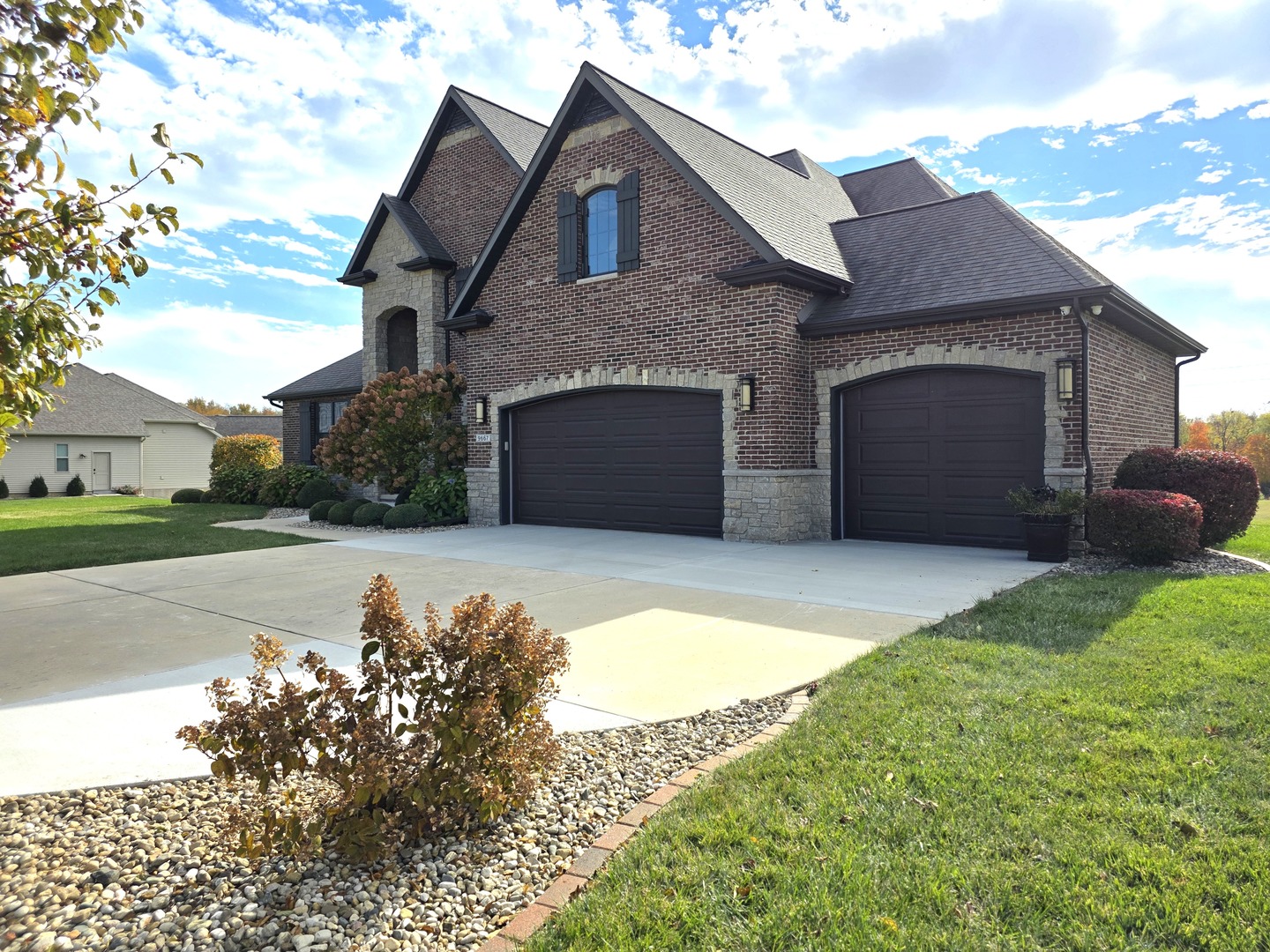 3rd image of 9667 Crossbow Dr N, Bloomington, IL 61705 | MLS# 12500417