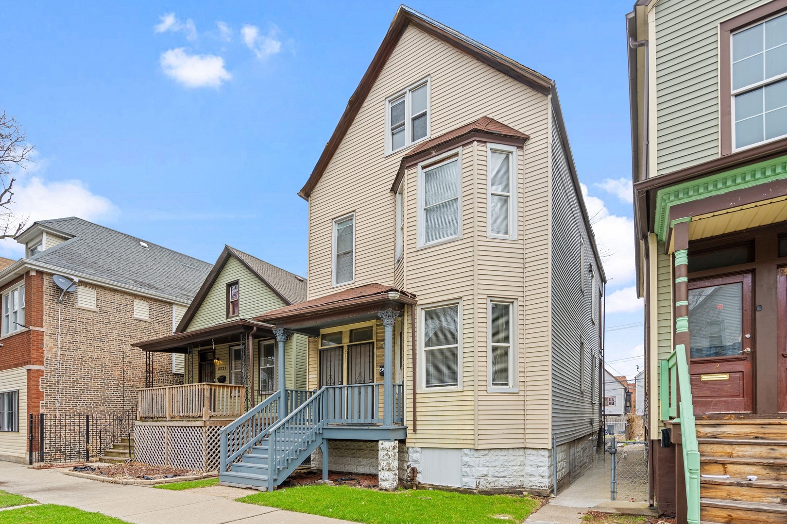 2nd image of 8231 S Coles Ave, Chicago, IL 60617 | MLS# 12509442