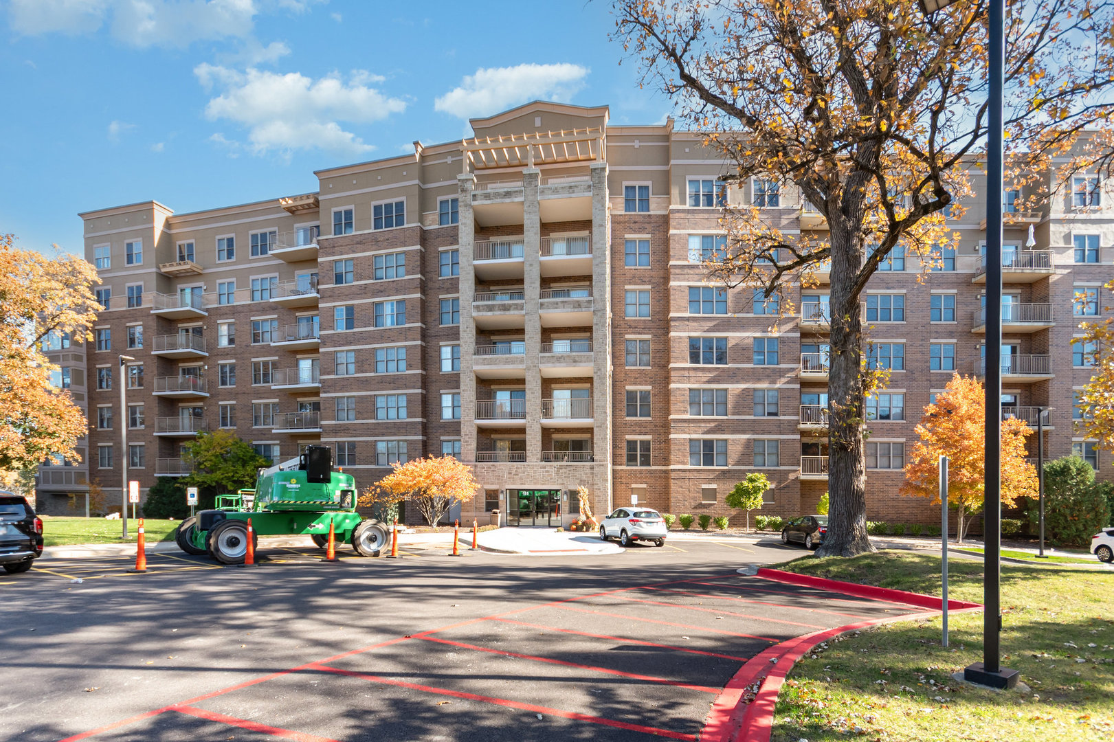 Homes for sale in Bloomingdale, IL | 125 Lakeview Dr #609, Bloomingdale, IL 60108 | MLS# 12510564