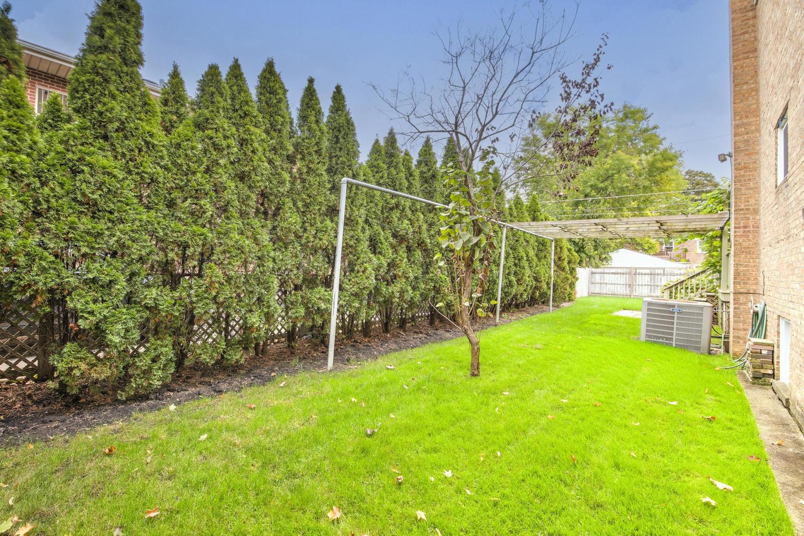 Homes for sale in Lincolnwood, IL | 6433 N Drake Ave, Lincolnwood, IL 60712 | MLS# 12512058