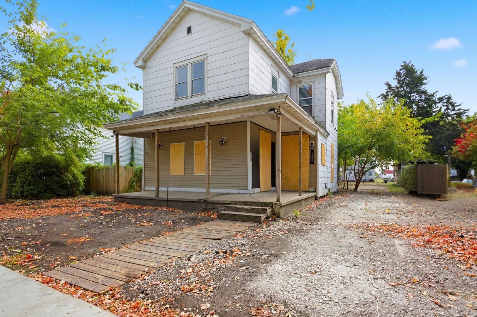 Homes for sale in Mattoon, IL | 1205 Champaign Ave, Mattoon, IL 61938 | MLS# 12512361