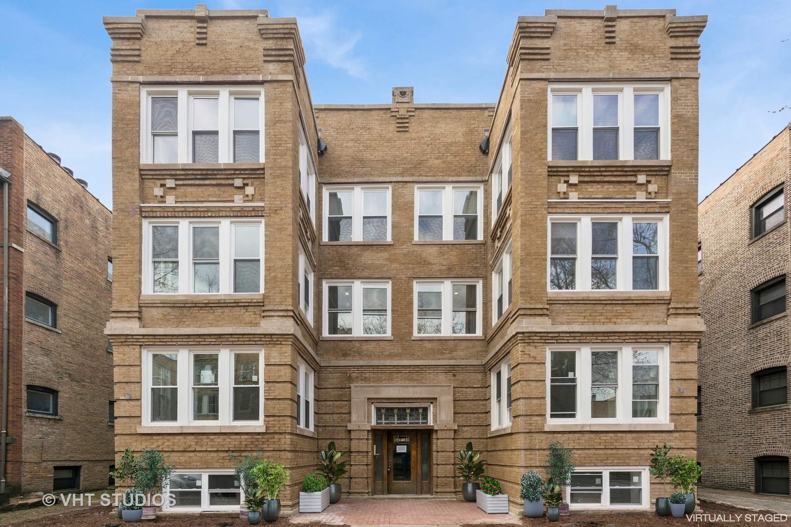 Homes for sale in Chicago, IL | 847 W Ainslie St #3W, Chicago, IL 60640 | MLS# 12512991