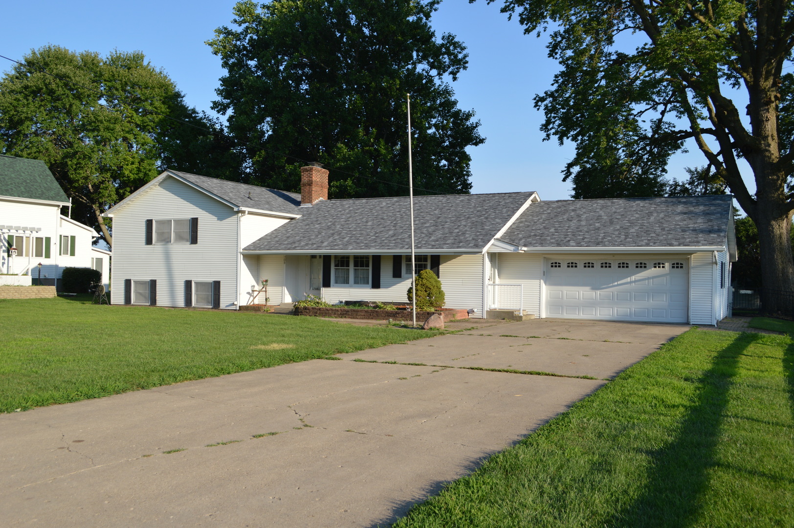 2nd image of 708 E Thompson St, Princeton, IL 61356 | MLS# 12527309