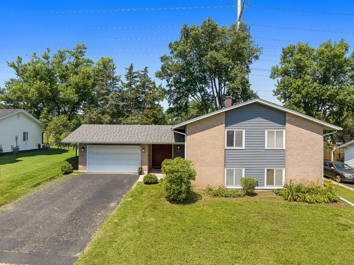 1st image of 6308 Macarthur Dr, Woodridge, IL 60517 | MLS# 12532517