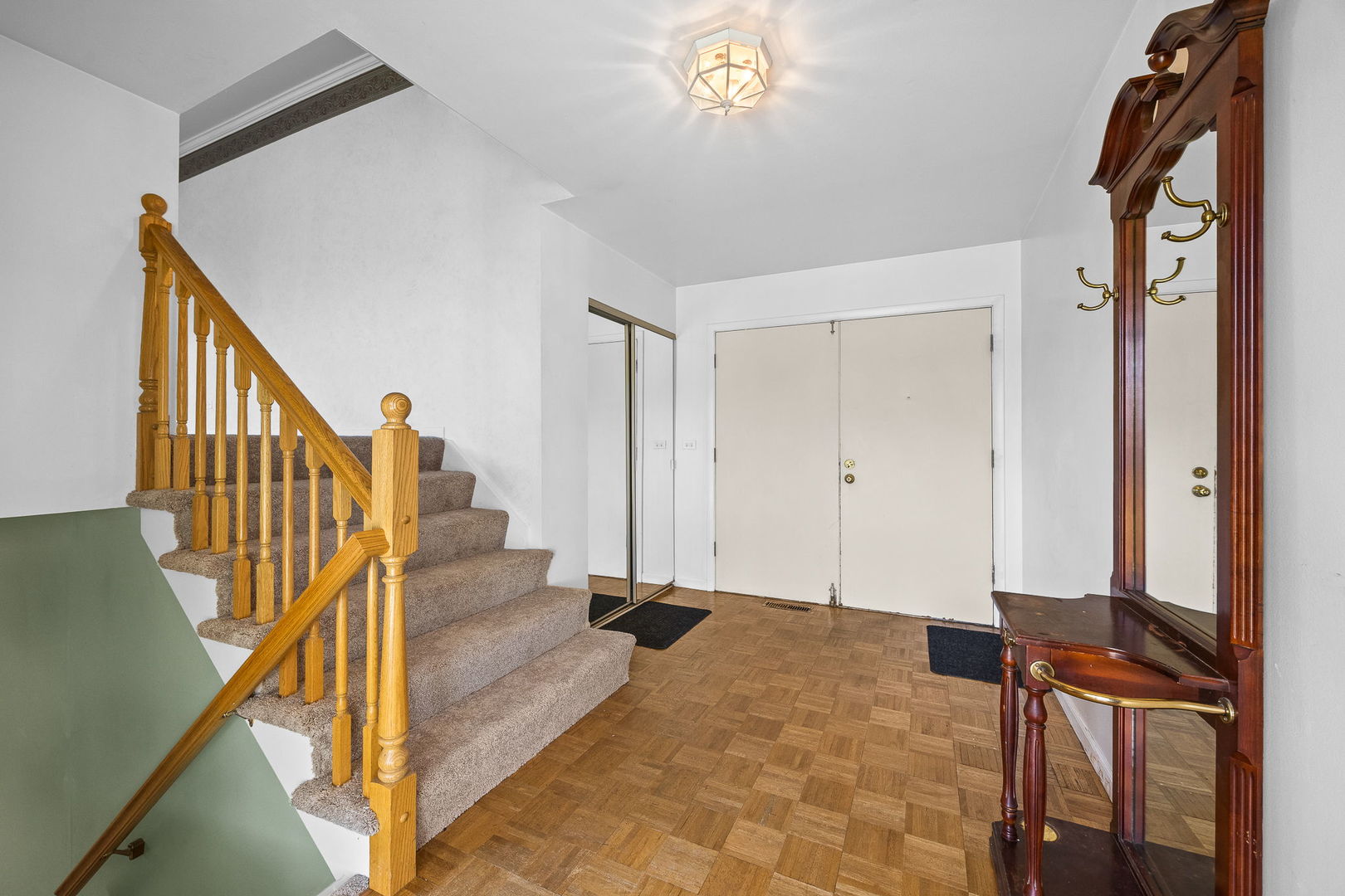 2nd image of 6308 Macarthur Dr, Woodridge, IL 60517 | MLS# 12532517