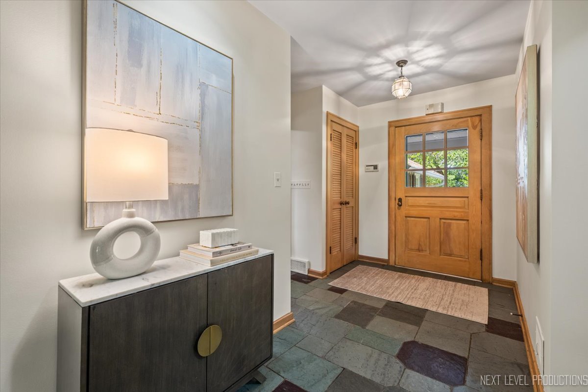 Homes for sale in Geneva, IL | 301 Country Club Pl, Geneva, IL 60134 | MLS# 12533698