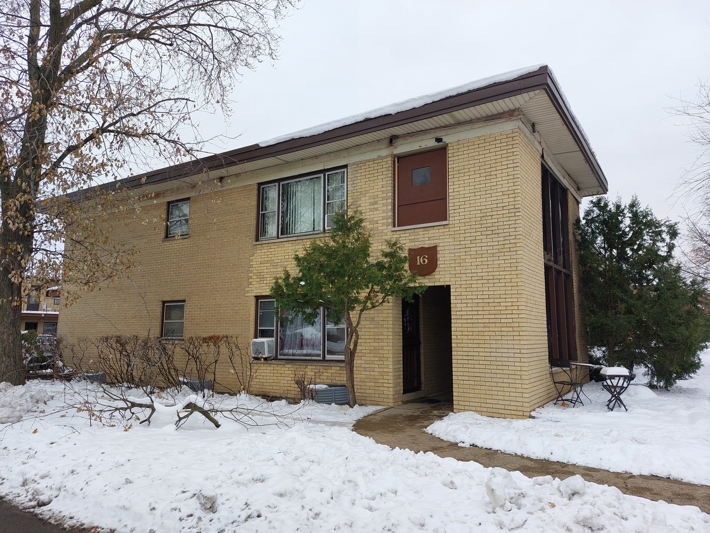 Homes for sale in Northlake, IL | 16 King Arthur Ct #16, Northlake, IL 60164 | MLS# 12535472