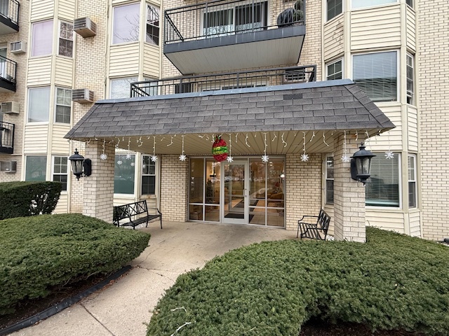 Homes for sale in Morton Grove, IL | 5510 Lincoln Ave #B409, Morton Grove, IL 60053 | MLS# 12535812