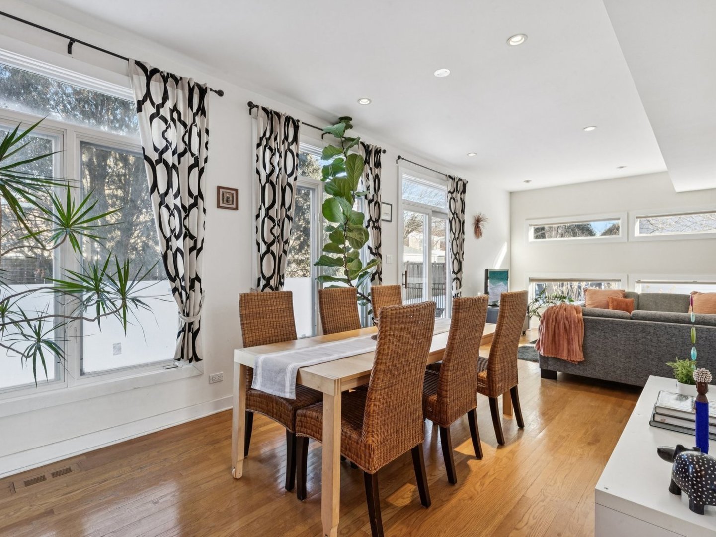 Homes for sale in Evanston, IL | 1515 Monroe St #A, Evanston, IL 60202 | MLS# 12537706