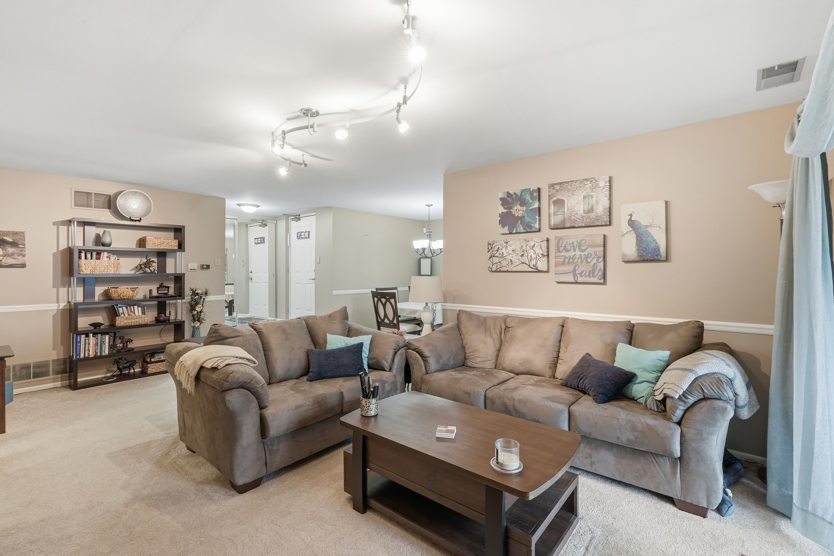 3rd image of 917 Patricia Ln, Crete, IL 60417