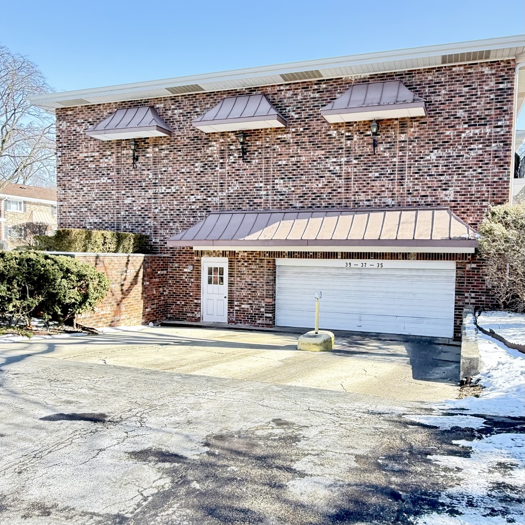 Homes for sale in Glen Ellyn, IL | 37 N Main St N #40, Glen Ellyn, IL 60137 | MLS# 12539353