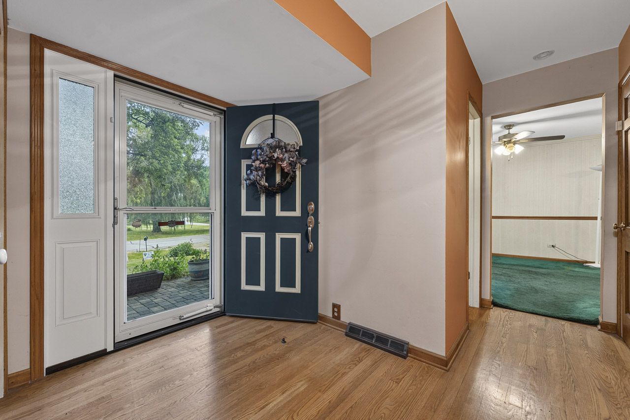 2nd image of 27w084 Fleming Dr, Winfield, IL 60190 | MLS# 12545443