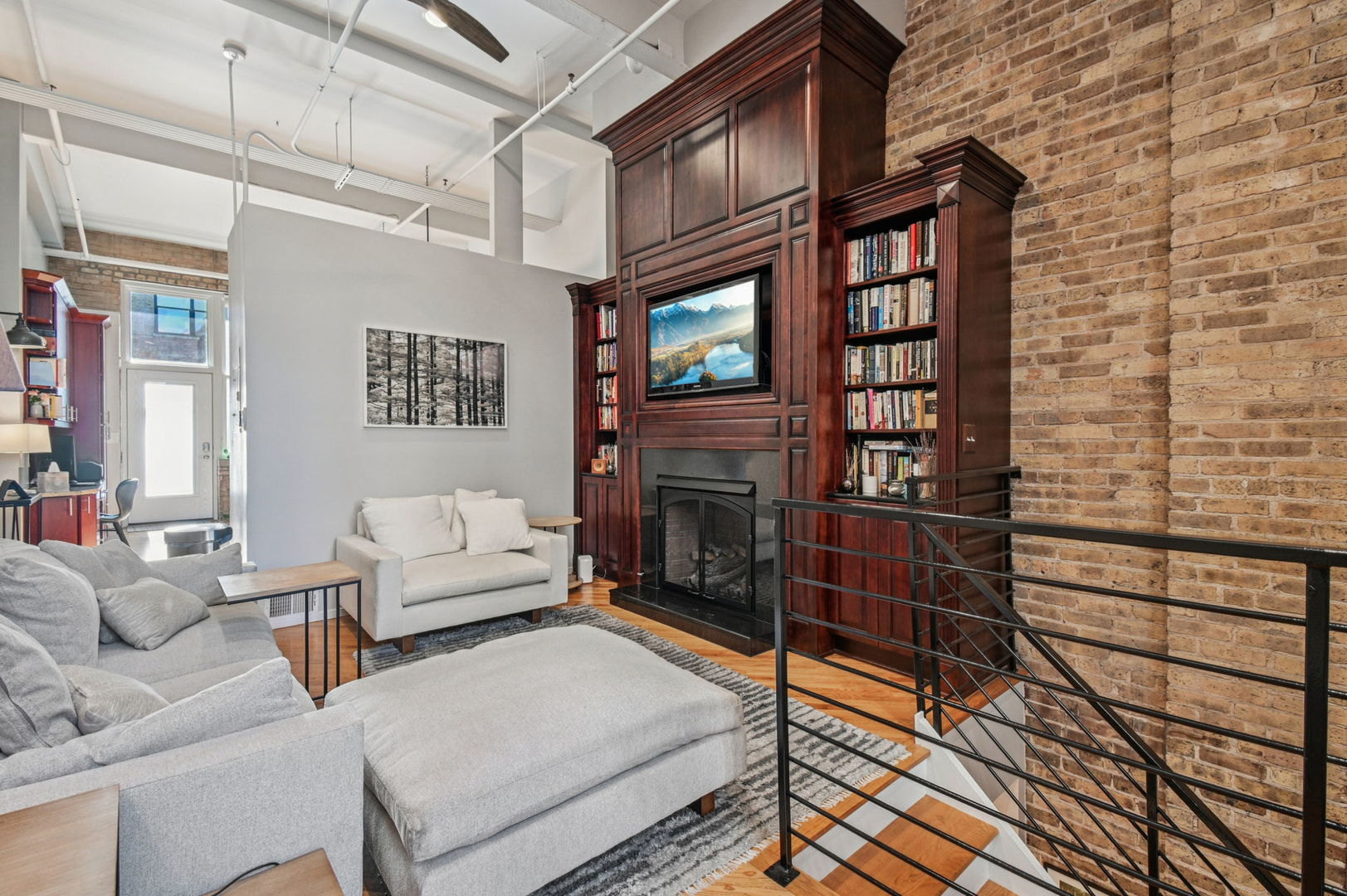 Homes for sale in Evanston, IL | 601 Linden Pl #121, Evanston, IL 60202 | MLS# 12552347