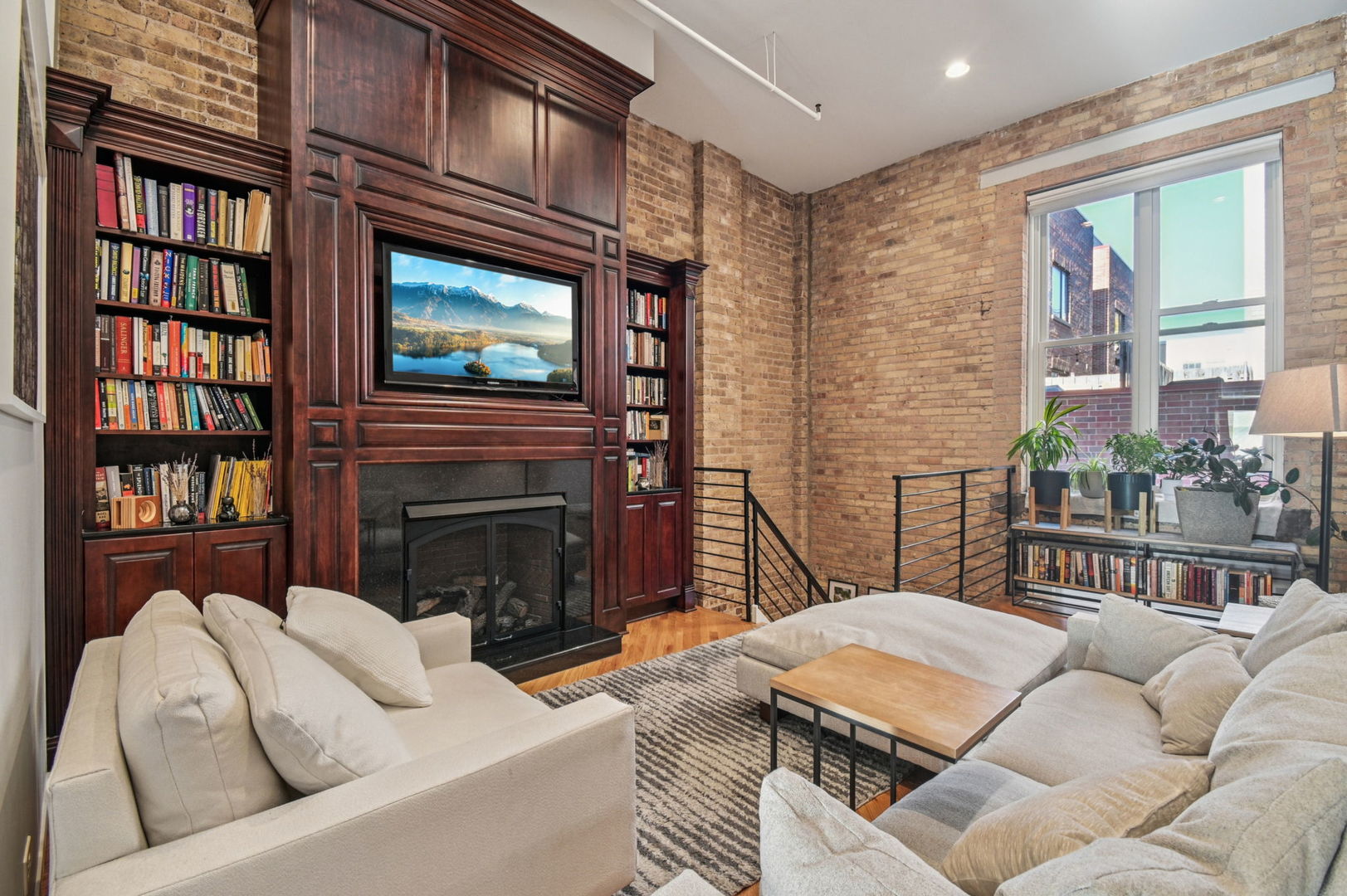 Homes for sale in Evanston, IL | 601 Linden Pl #121, Evanston, IL 60202 | MLS# 12552347