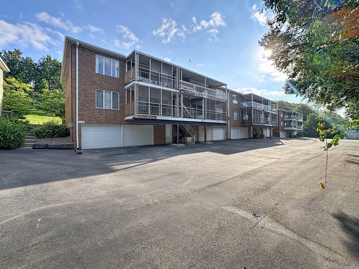2nd image of 3715 35Th St, Moline, IL 61265