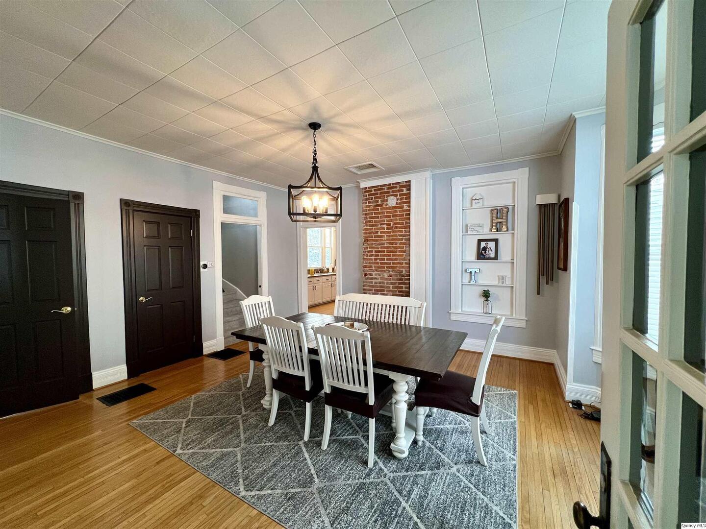 Homes for sale in Quincy, IL | 2510 Kentucky Rd, Quincy, IL 62301 | MLS# 12554730