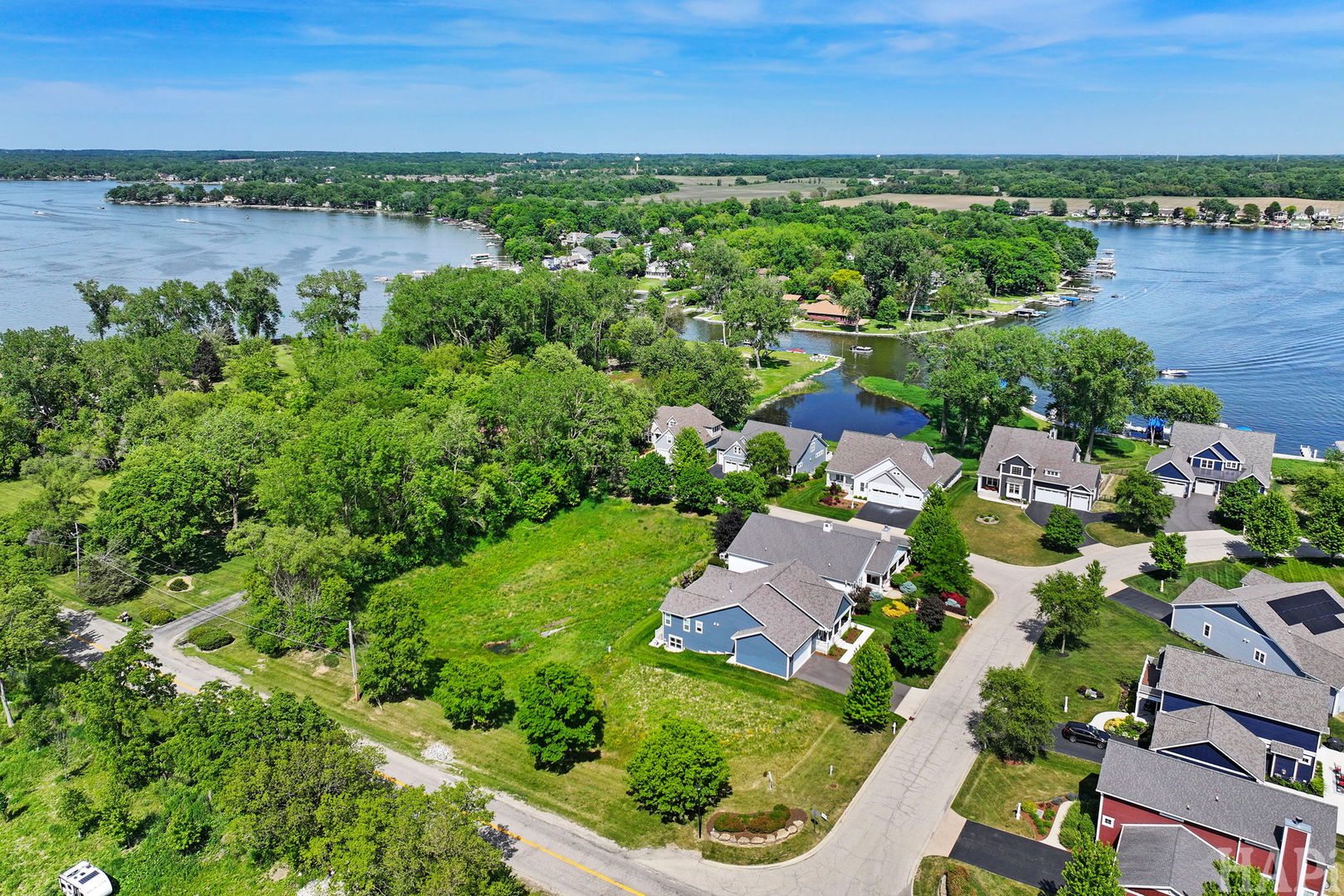 Homes for sale in Antioch, IL | 40729 N North Newport Dr, Antioch, IL 60002 | MLS# 12555108