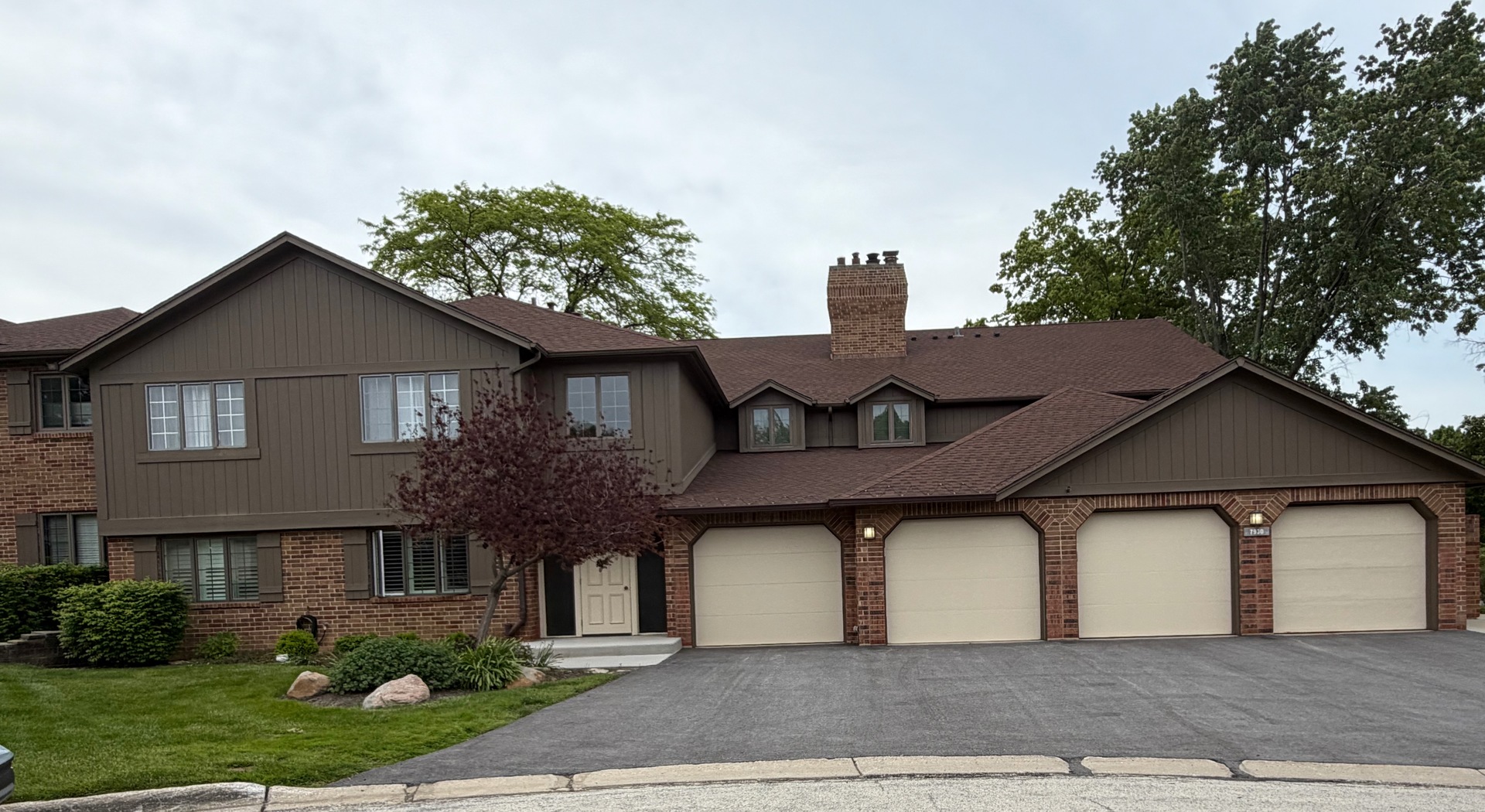 Homes for sale in Palos Heights, IL | 7930 W Lakeview Ct #1B, Palos Heights, IL 60463 | MLS# 12556316