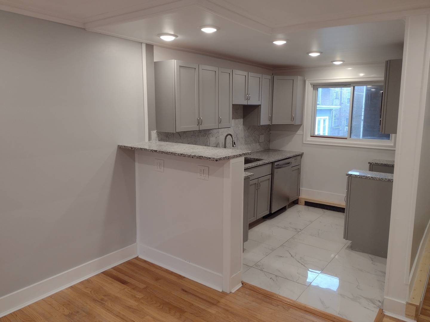 Homes for sale in Oak Park, IL | 651 South Blvd #5, Oak Park, IL 60302 | MLS# 12558764