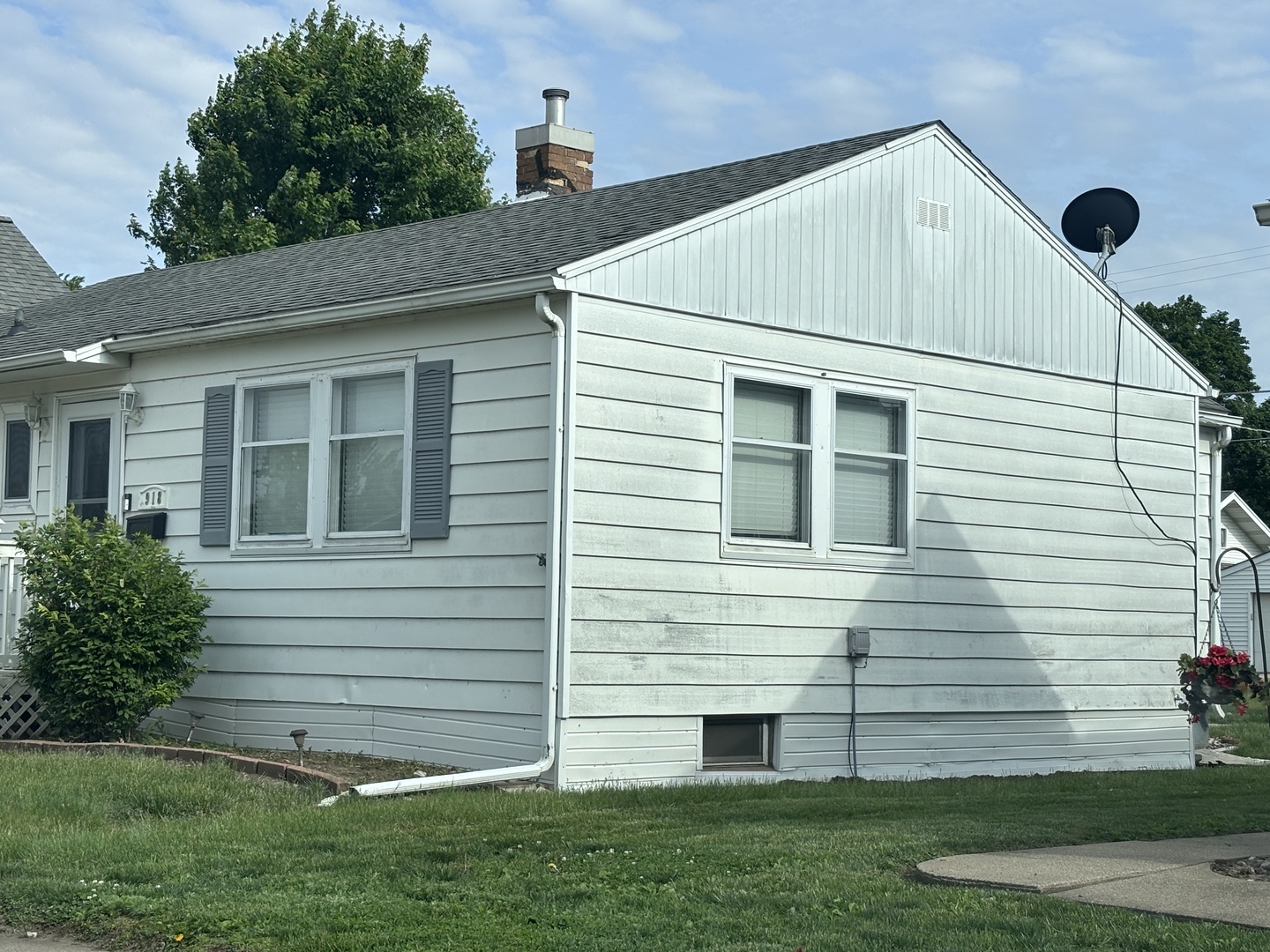 Homes for sale in Fulton, IL | 918 14th Ave, Fulton, IL 61252 | MLS# 12562106