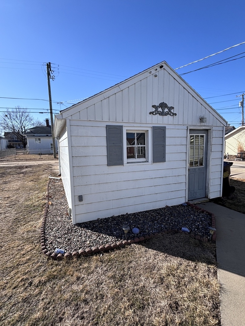 Homes for sale in Fulton, IL | 918 14th Ave, Fulton, IL 61252 | MLS# 12562106