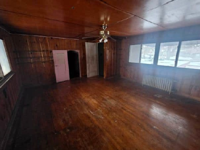 4th image of 12218 Longwood Dr, Blue Island, IL 60406 | MLS# 12568290