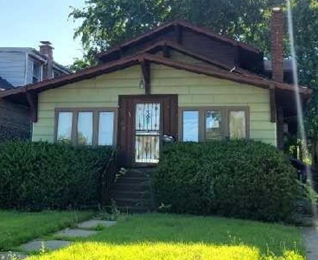 2nd image of 12218 Longwood Dr, Blue Island, IL 60406 | MLS# 12568290