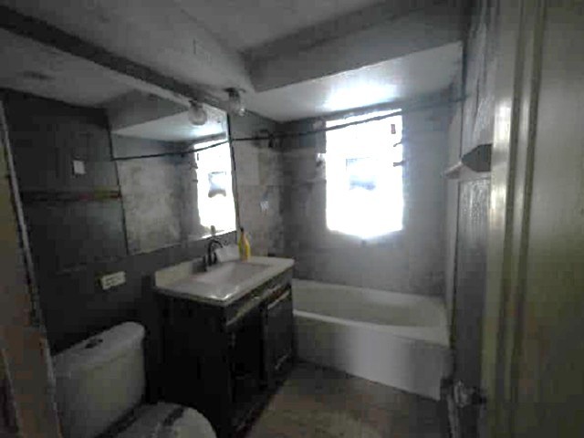 10th image of 12218 Longwood Dr, Blue Island, IL 60406 | MLS# 12568290