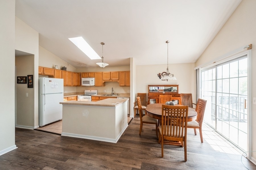 Homes for sale in Buffalo Grove, IL | 634 Le Parc Cir, Buffalo Grove, IL 60089