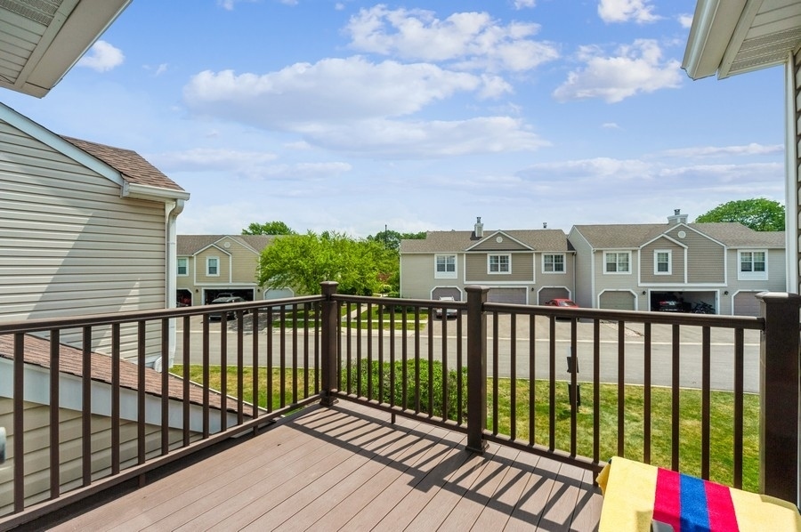 Homes for sale in Buffalo Grove, IL | 634 Le Parc Circle, Buffalo Grove, IL 60089 | Houzeo