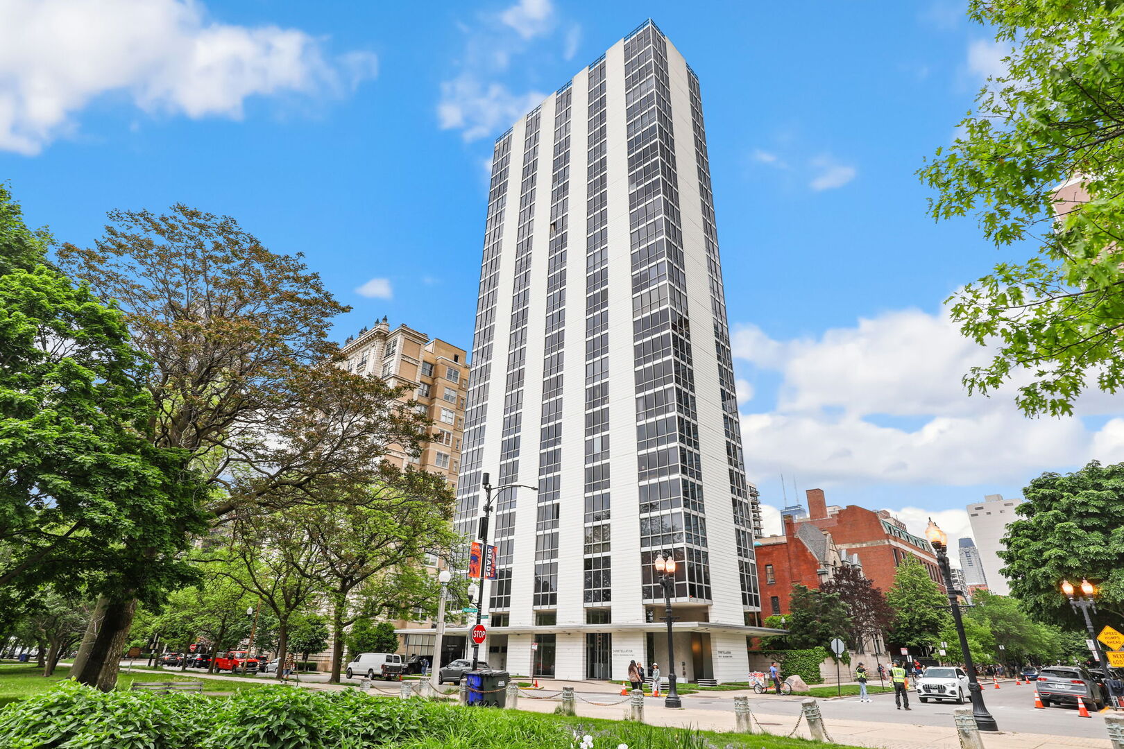 Homes for sale in Chicago, IL | 1555 N Dearborn Pkwy #6E, Chicago, IL 60610 | MLS# 12573890