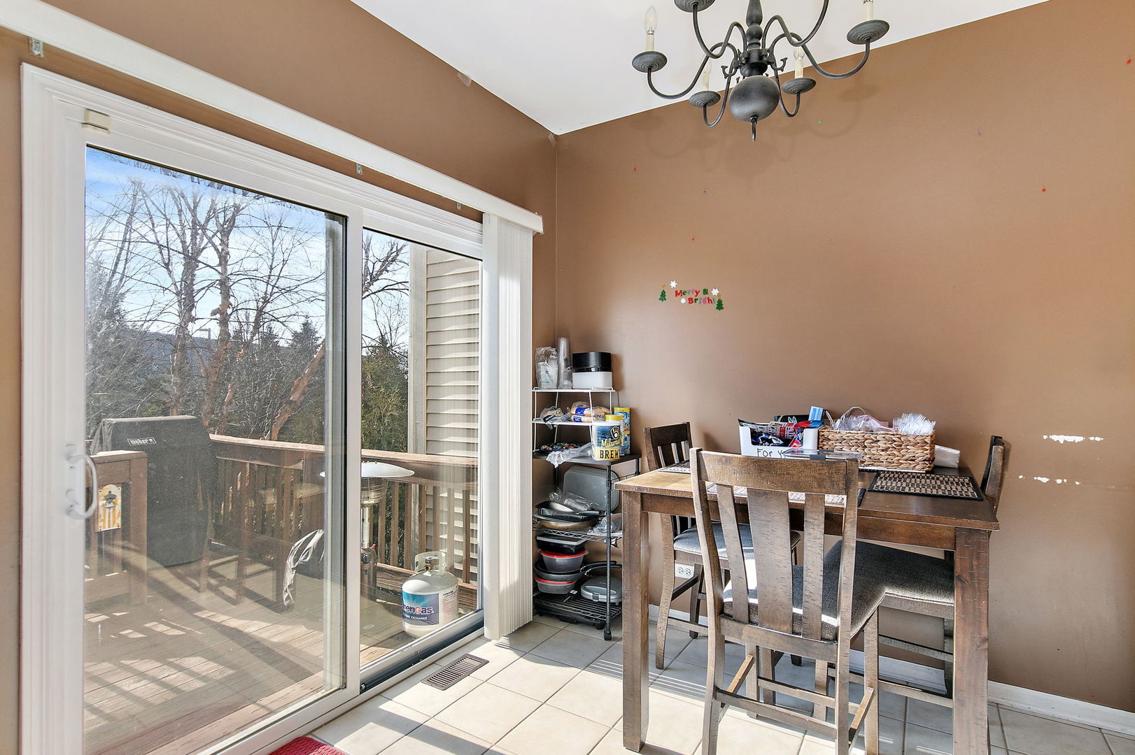 Homes for sale in Streamwood, IL | 1563 Yellowstone Dr, Streamwood, IL 60107 | MLS# 12574394