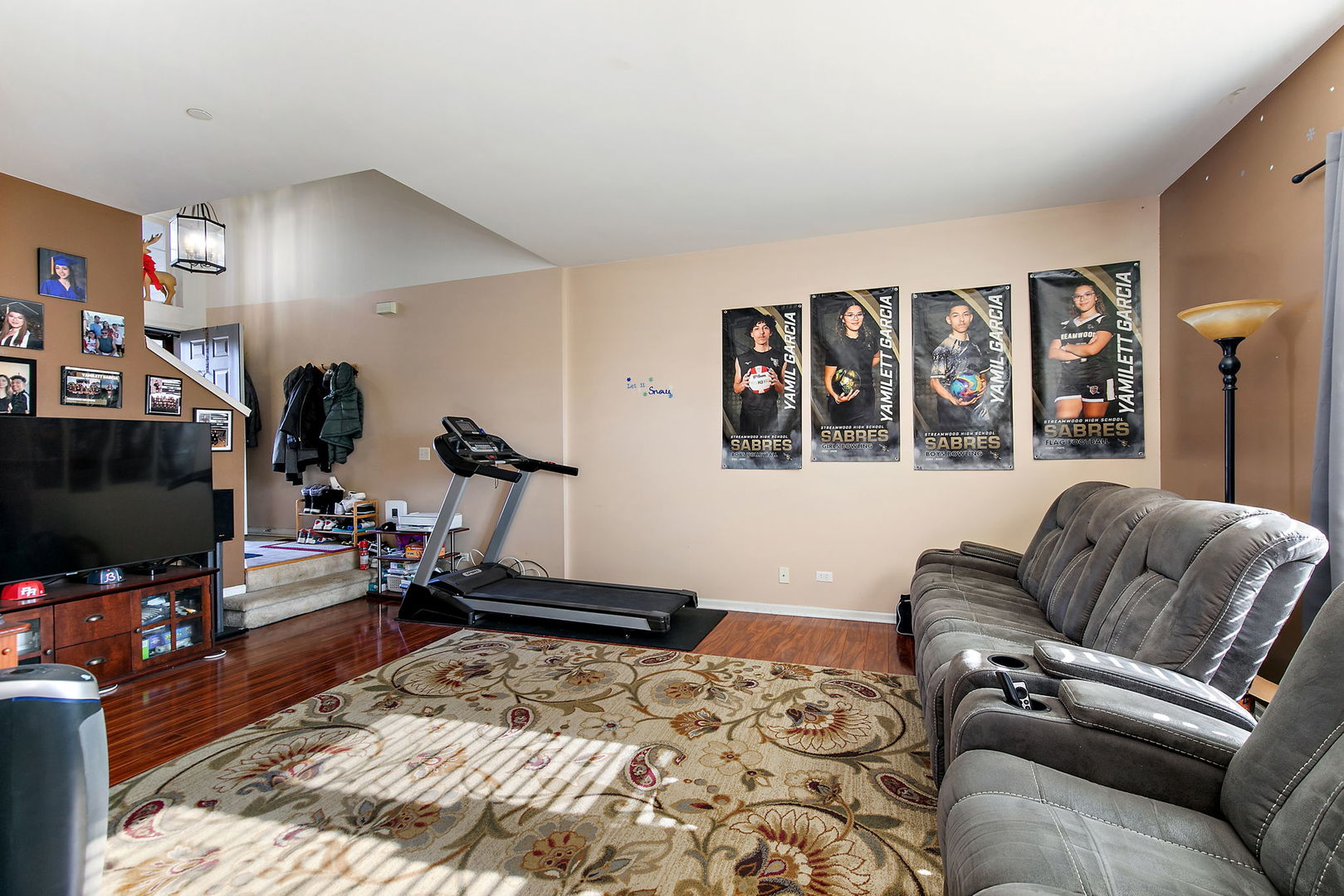 Homes for sale in Streamwood, IL | 1563 Yellowstone Dr, Streamwood, IL 60107 | MLS# 12574394