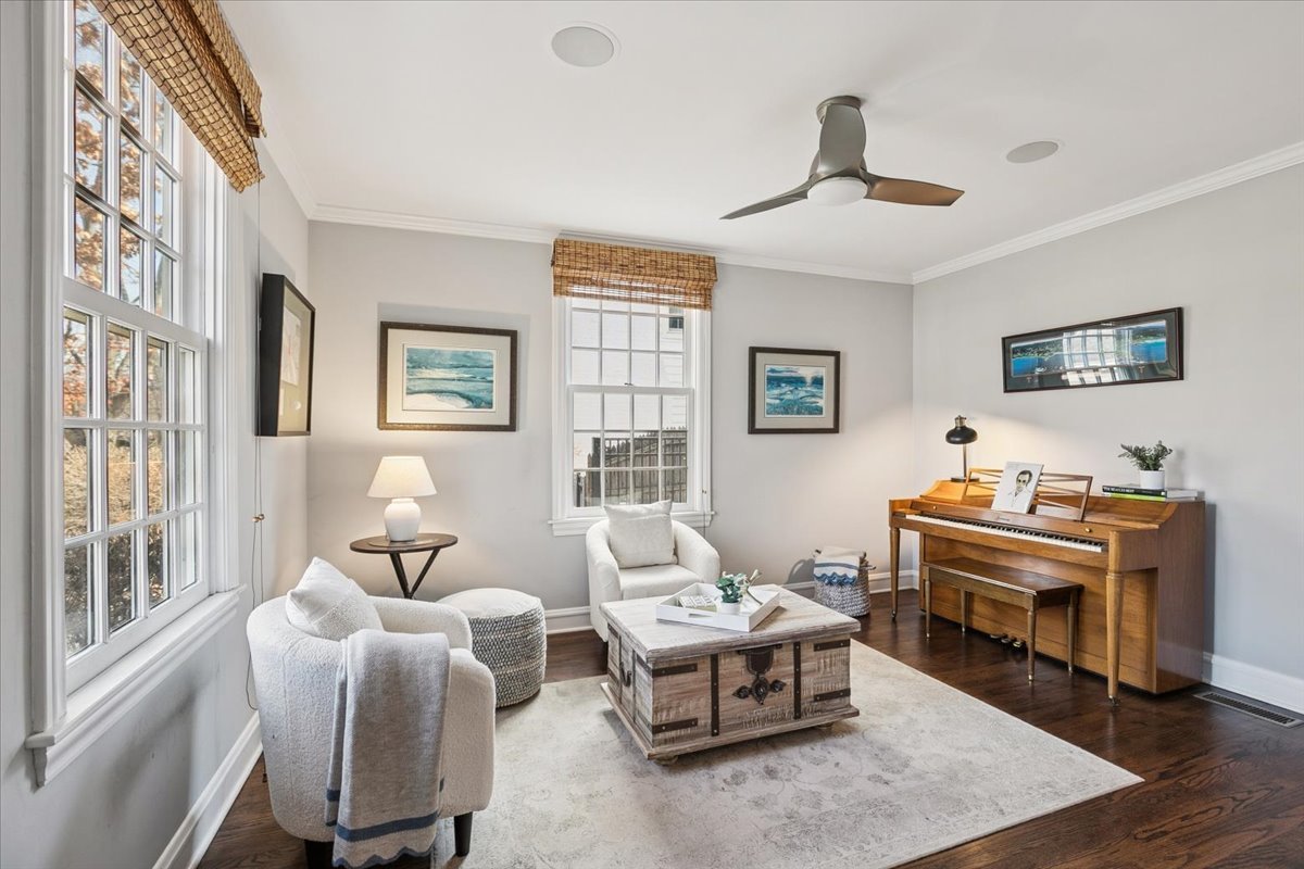 Homes for sale in Lake Forest, IL | 661 Greenview Pl, Lake Forest, IL 60045 | MLS# 12575444