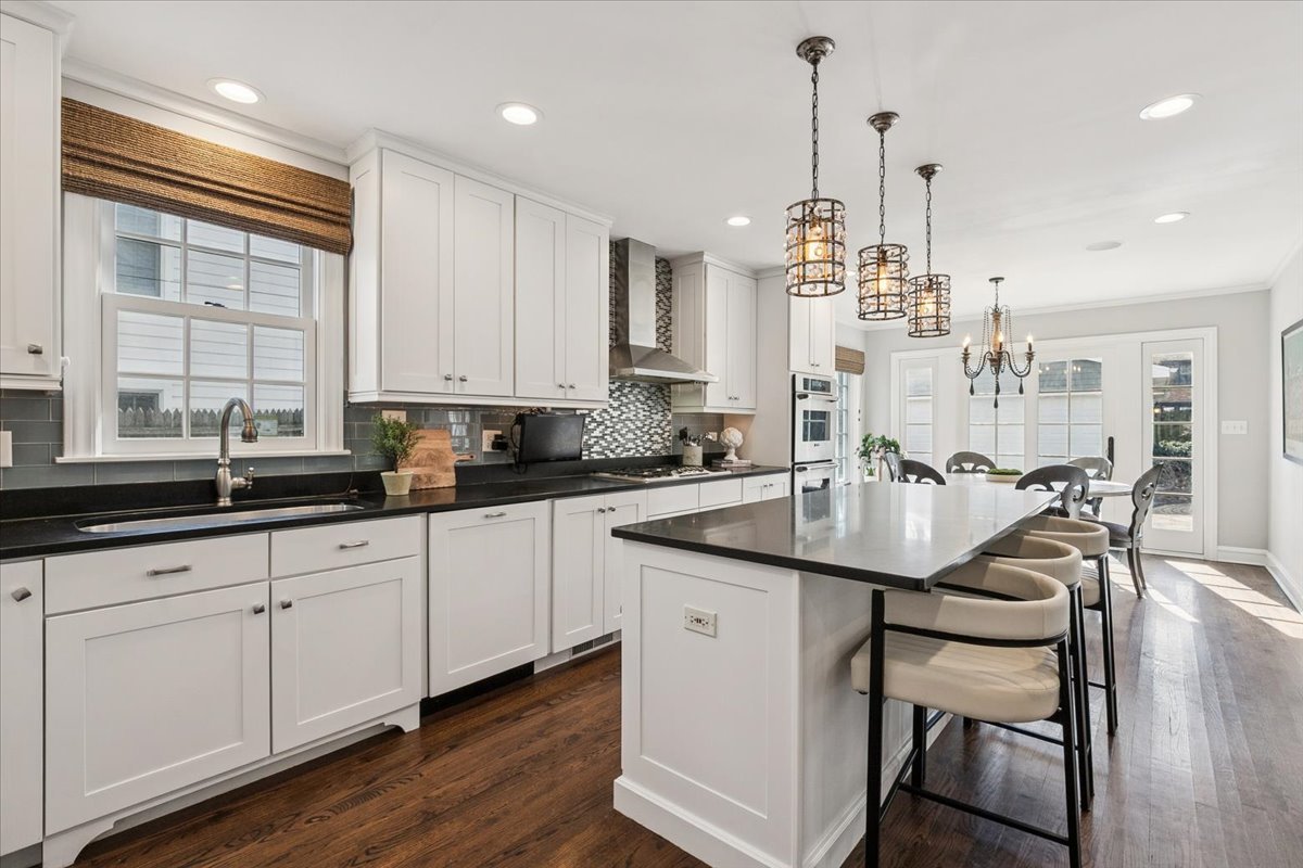 Homes for sale in Lake Forest, IL | 661 Greenview Pl, Lake Forest, IL 60045 | MLS# 12575444