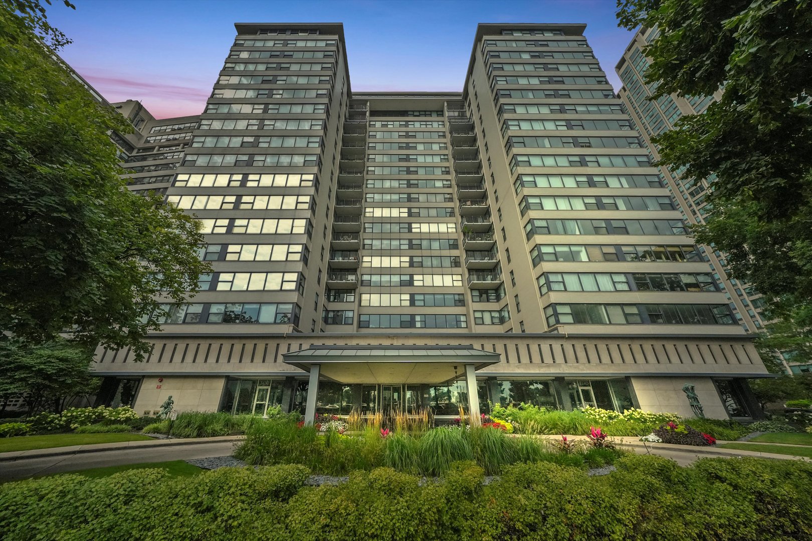 Homes for sale in Chicago, IL | 3430 N Lake Shore Dr #12J, Chicago, IL 60657 | MLS# 12575797