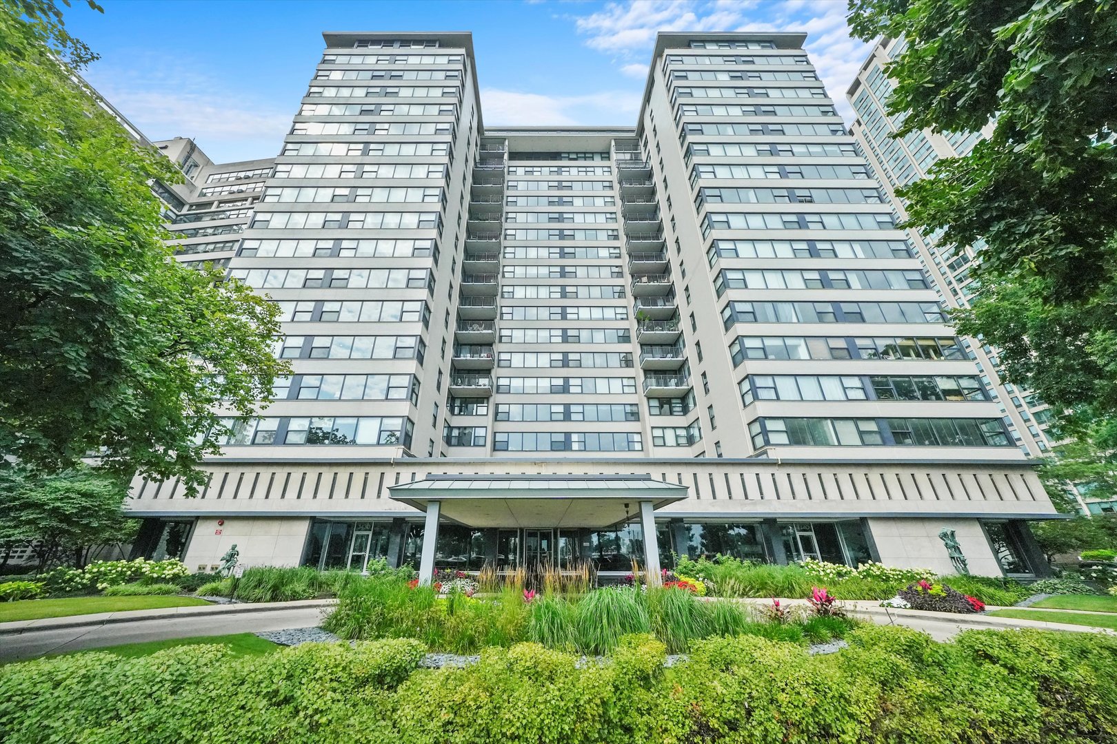 Homes for sale in Chicago, IL | 3430 N Lake Shore Dr #12J, Chicago, IL 60657 | MLS# 12575797