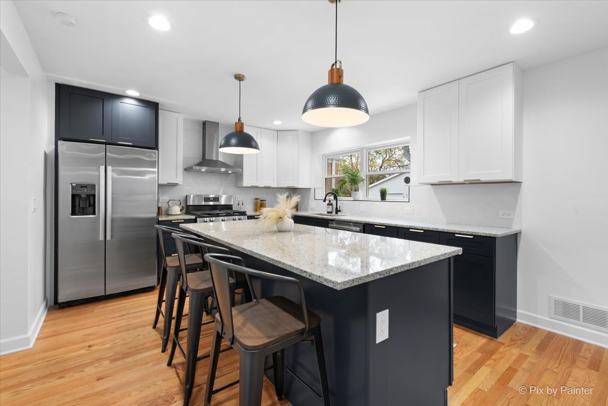 Homes for sale in Chicago, IL | 6322 N Monticello Ave, Chicago, IL 60659 | MLS# 12576012