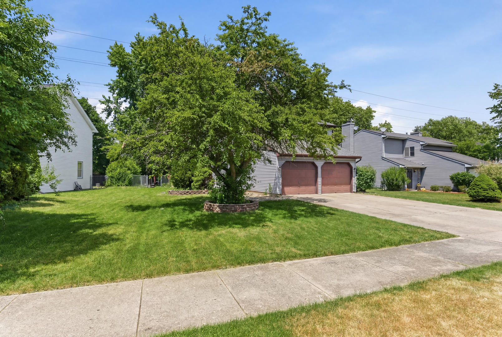 Homes for sale in Aurora, IL | 930 Autumn Ln, Aurora, IL 60505