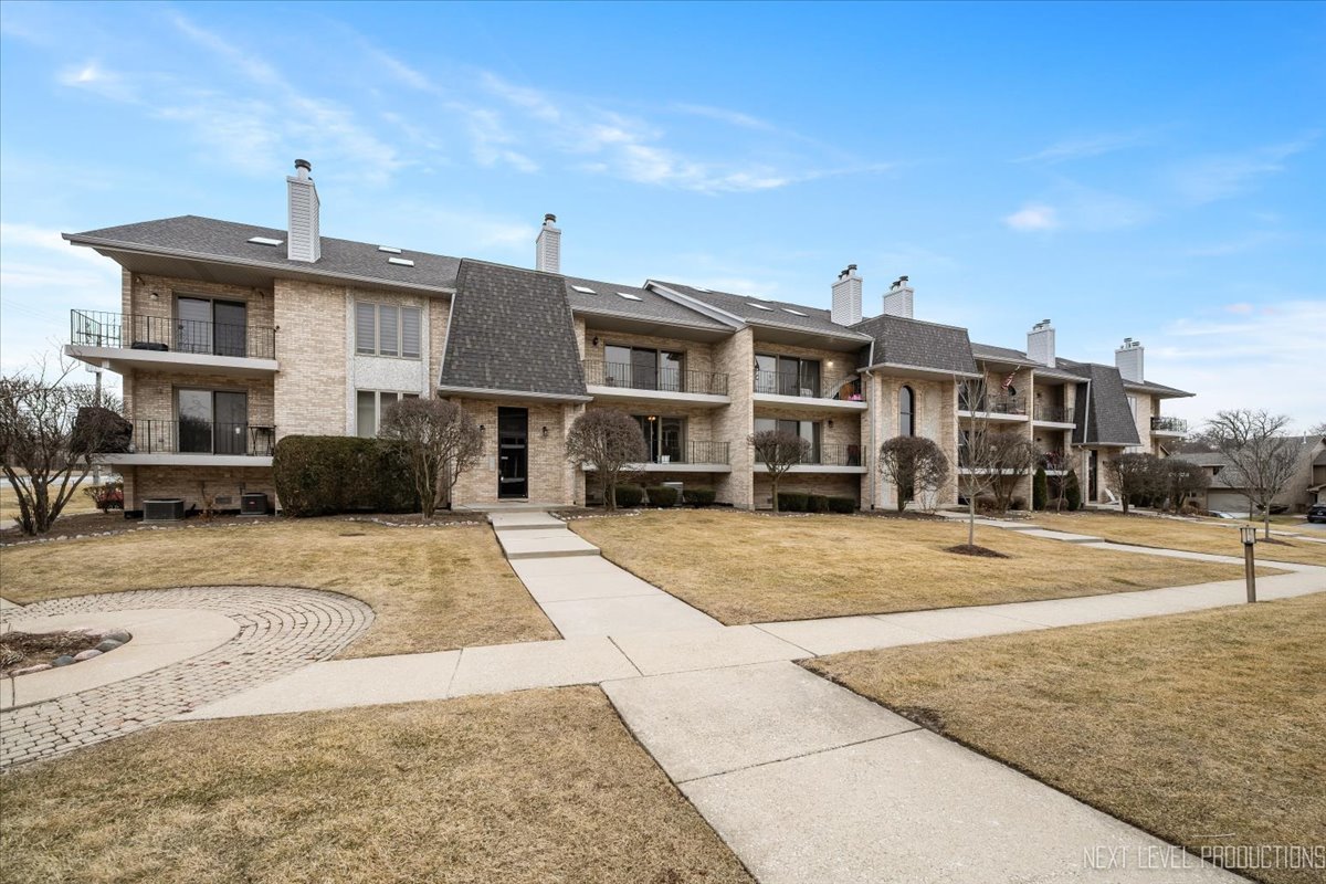 Homes for sale in Palos Hills, IL | 9050 Del Prado Dr #1S, Palos Hills, IL 60465 | MLS# 12578273