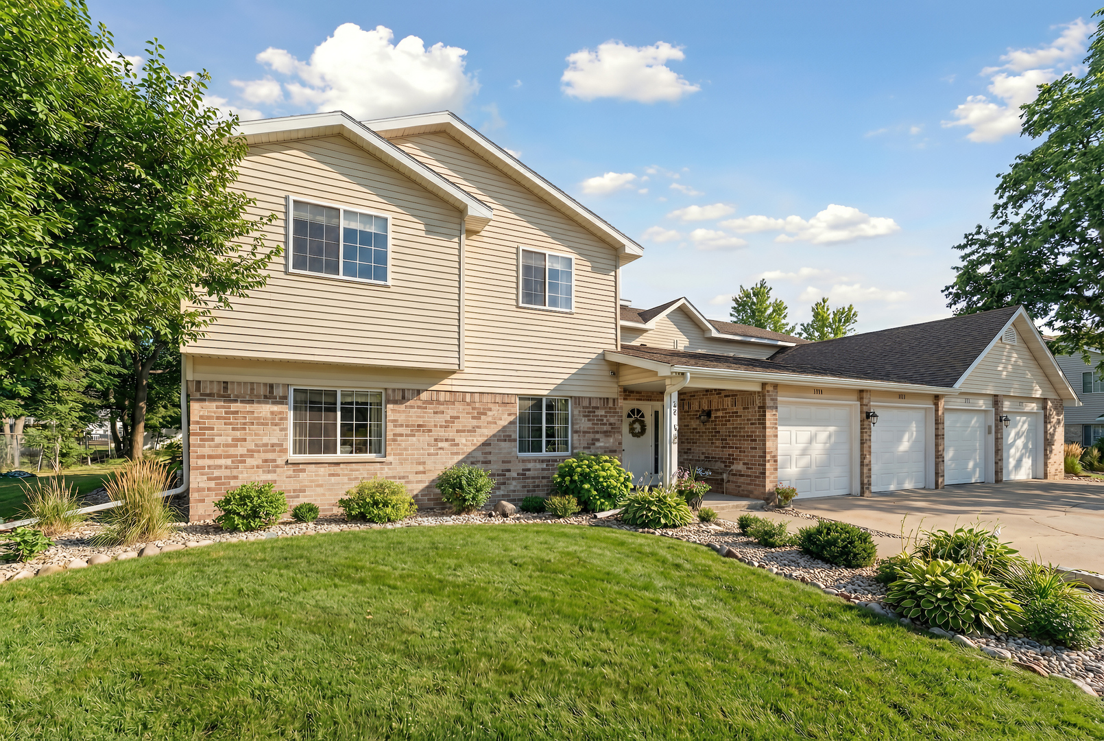 Homes for sale in Lake Geneva, WI | 129 S Curtis St #1121, Lake Geneva, WI 53147 | MLS# 12578577