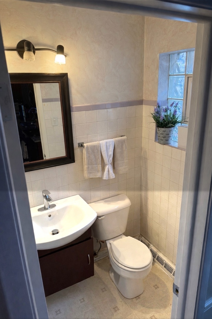 Homes for sale in Chicago, IL | 2605 W 83Rd Pl, Chicago, IL 60652 | MLS# 12578673