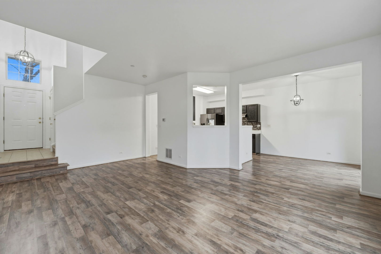 Homes for sale in Streamwood, IL | 1438 Yellowstone Dr, Streamwood, IL 60107 | MLS# 12578758