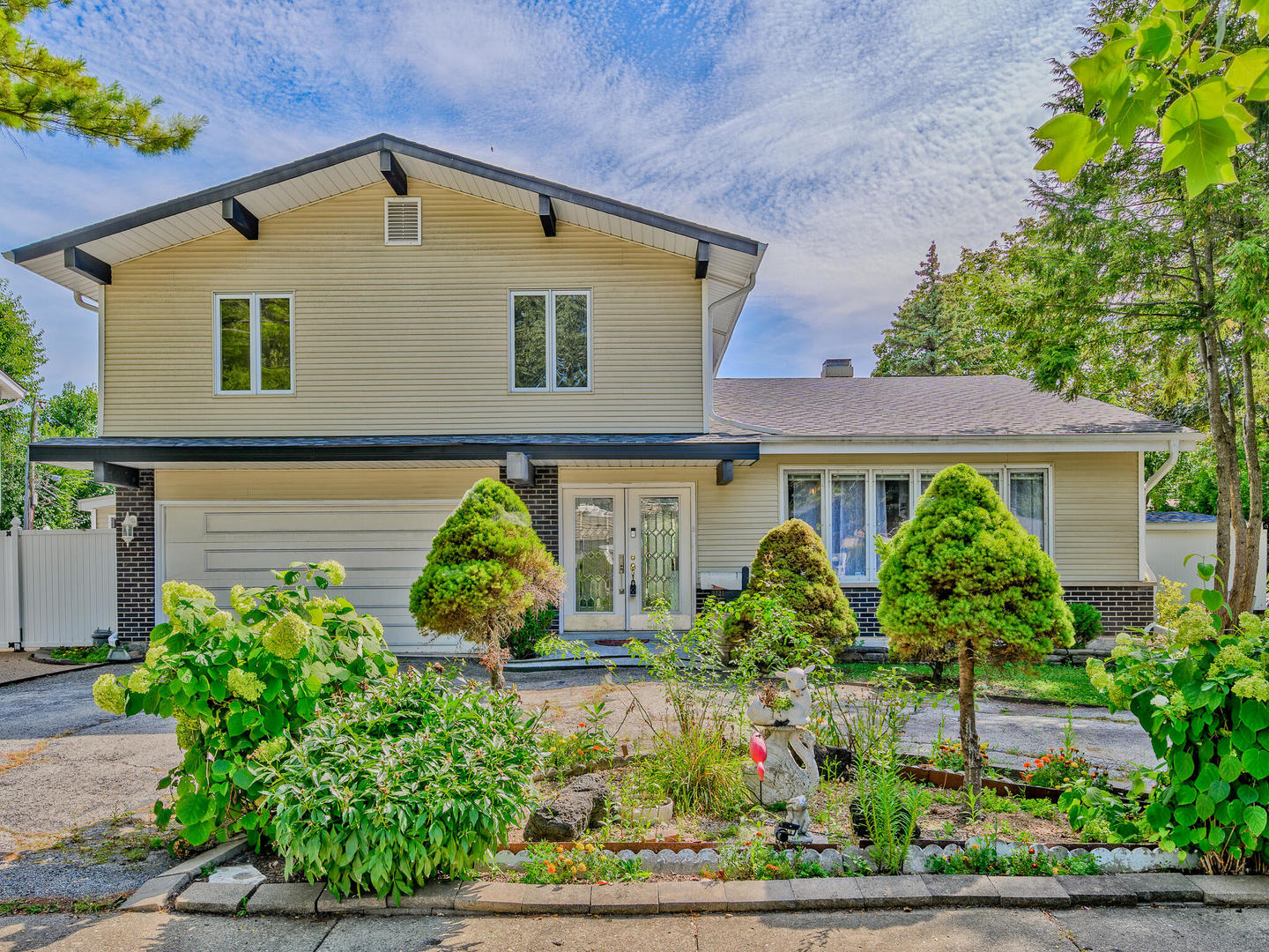 1st image of 1121 N Greenfield Ln, Mount Prospect, IL 60056 | MLS# 12578886