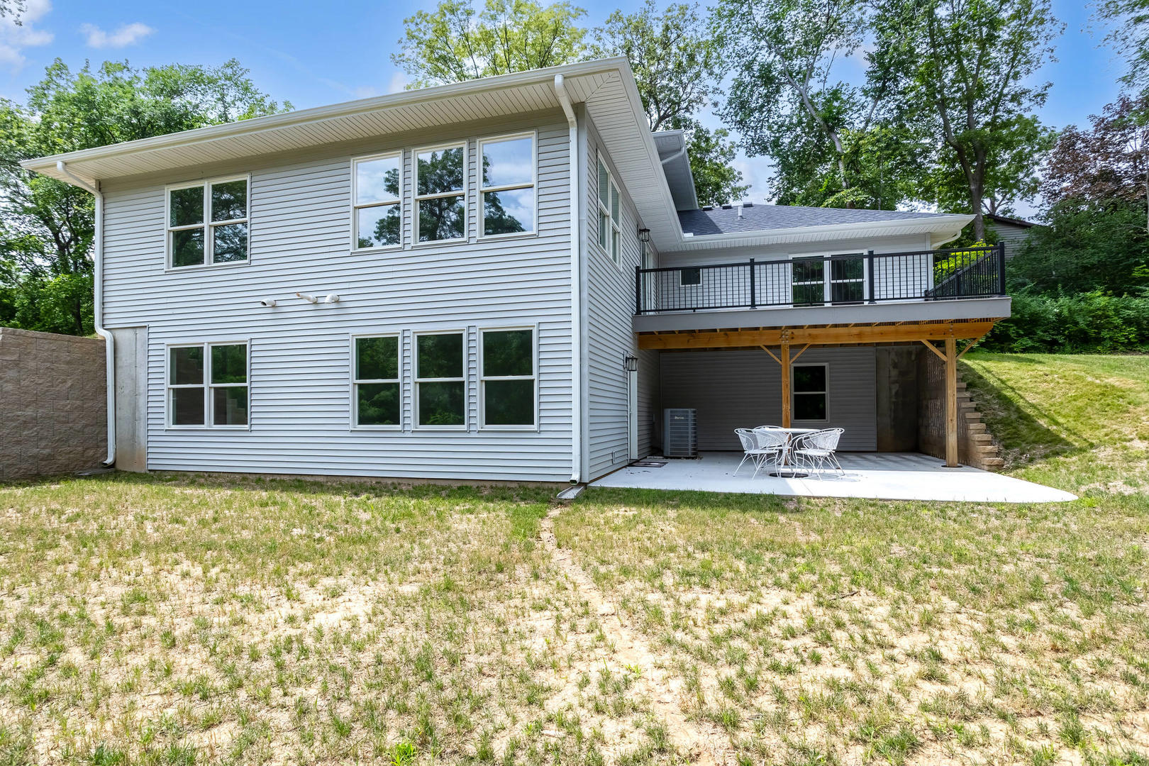 Homes for sale in Geneseo, IL | 3303 Valley Dr, Geneseo, IL 61254 | MLS# 12579507