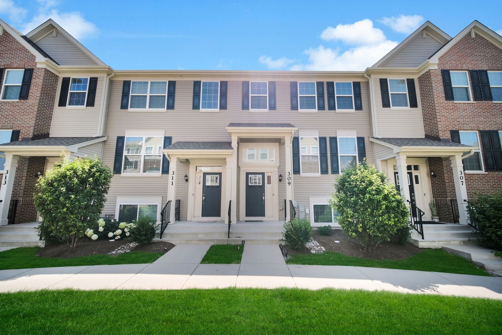 Homes for sale in Oswego, IL | 309 Lakeshore Dr, Oswego, IL 60543 | MLS# 12581758