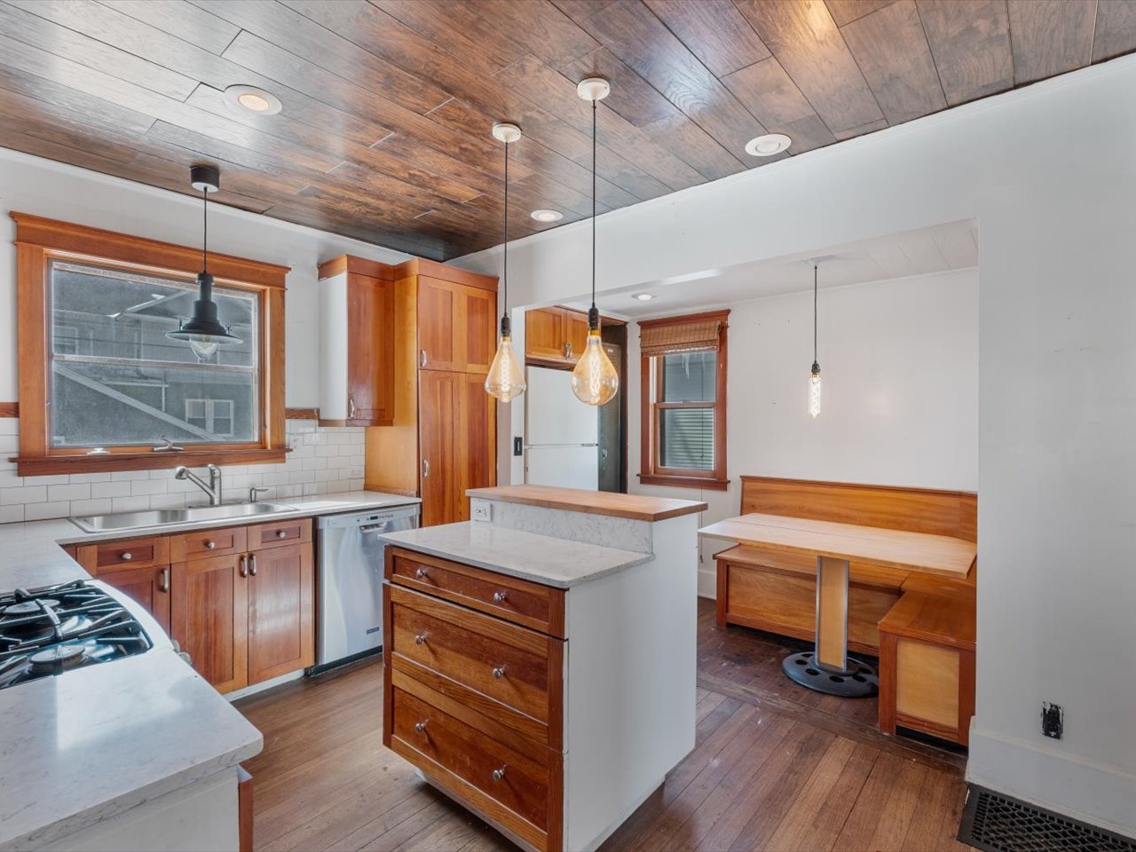 Homes for sale in Davenport, IA | 825 E Central Park Ave, Davenport, IA 52803 | MLS# 12582298